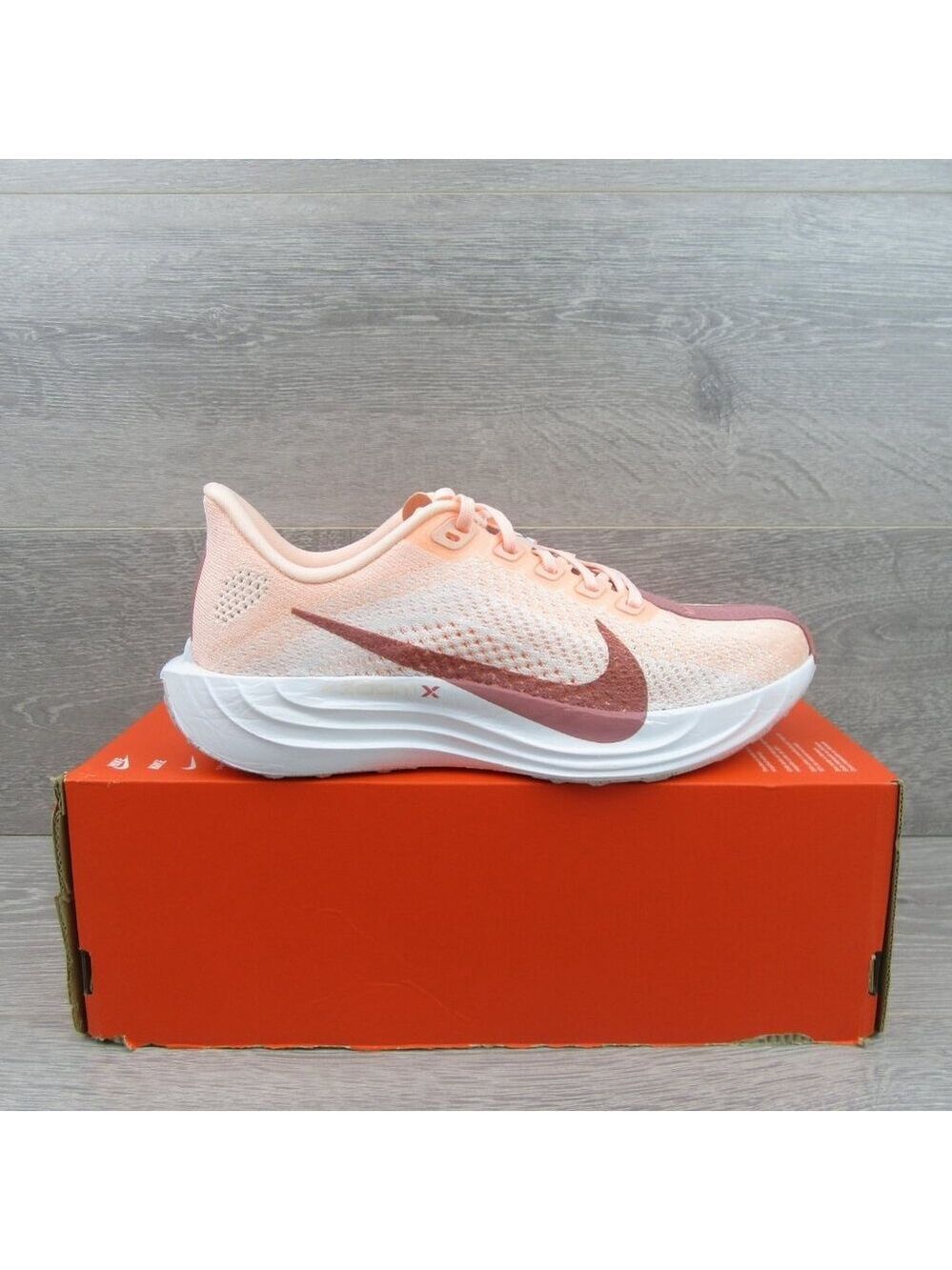 Nike Pegasus Plus Crimson Tint Women's Running Shoes Size 8 NEW - Picture 2 of 14